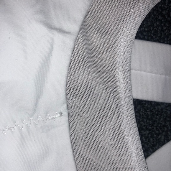 Lululemon sports bra! Good used condition - Picture 3 of 4